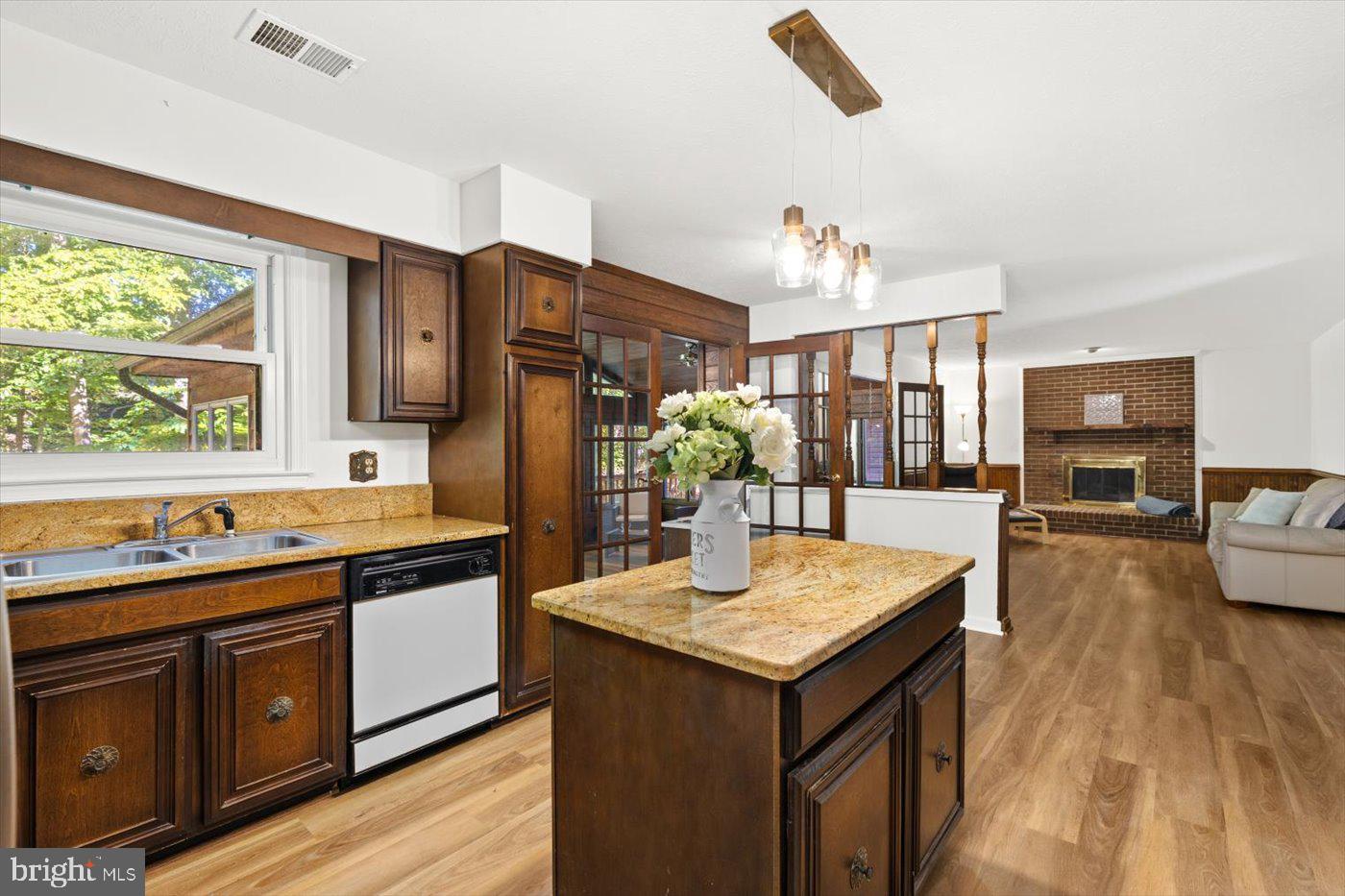 1038 Aquia Dr