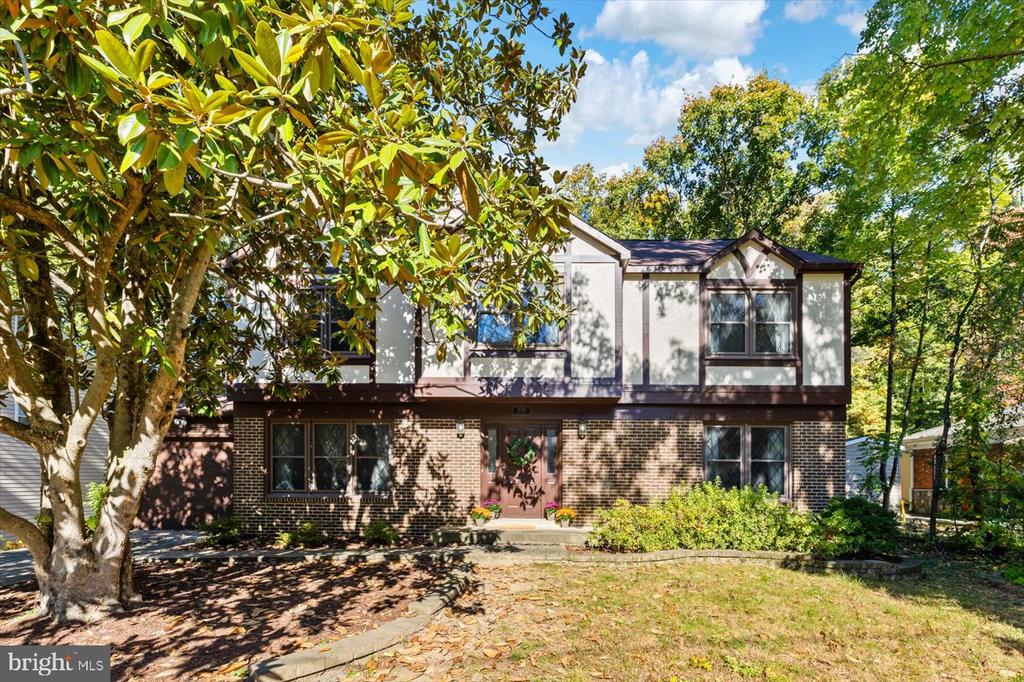 1038 Aquia Dr