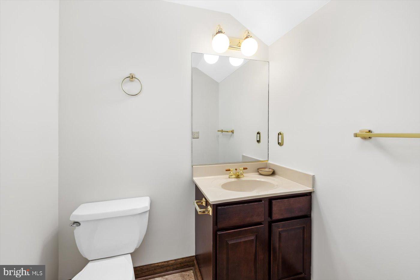 1038 Aquia Dr