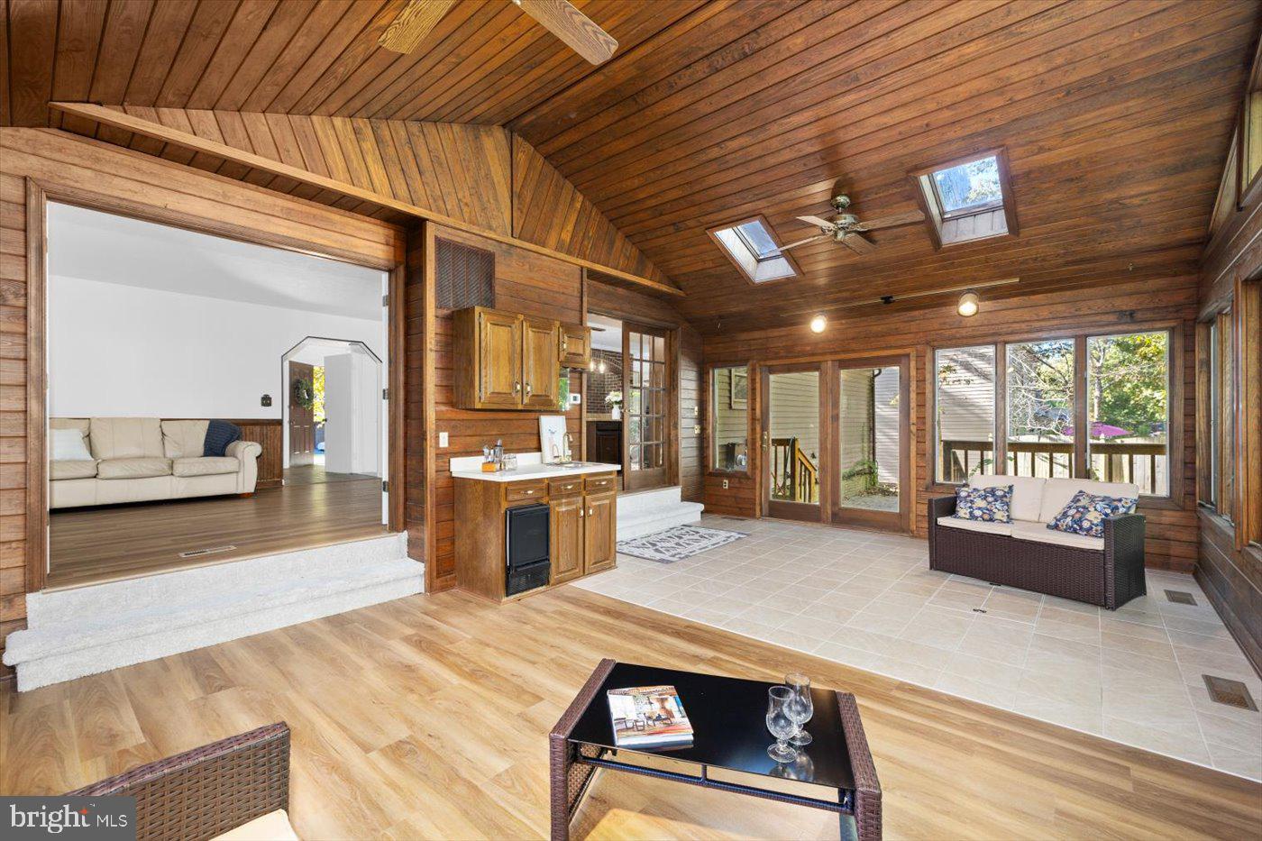 1038 Aquia Dr