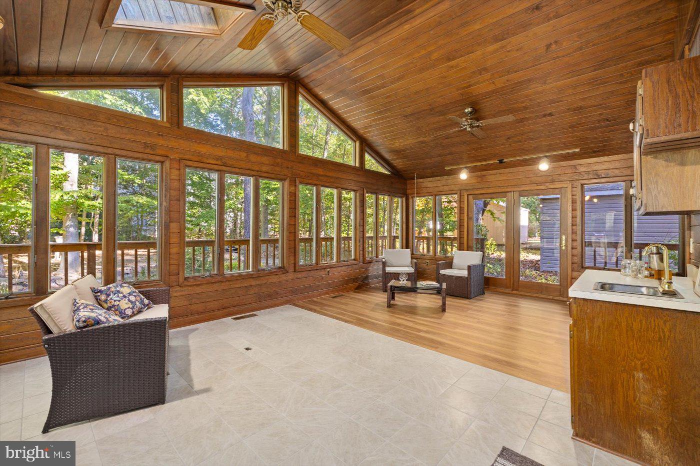 1038 Aquia Dr
