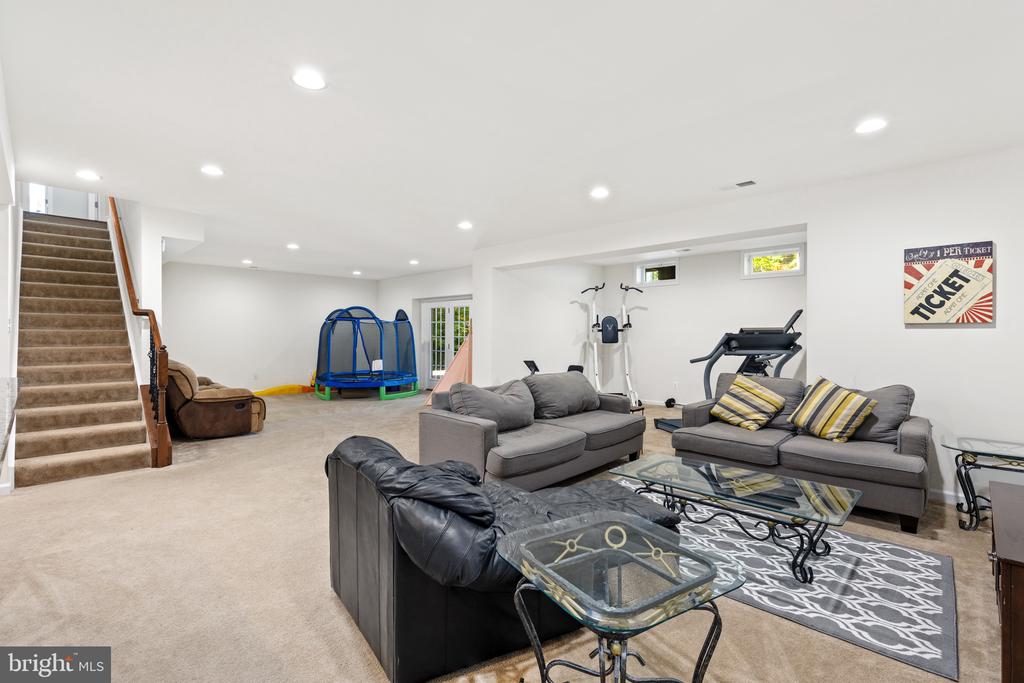 90 Herdmont Dr