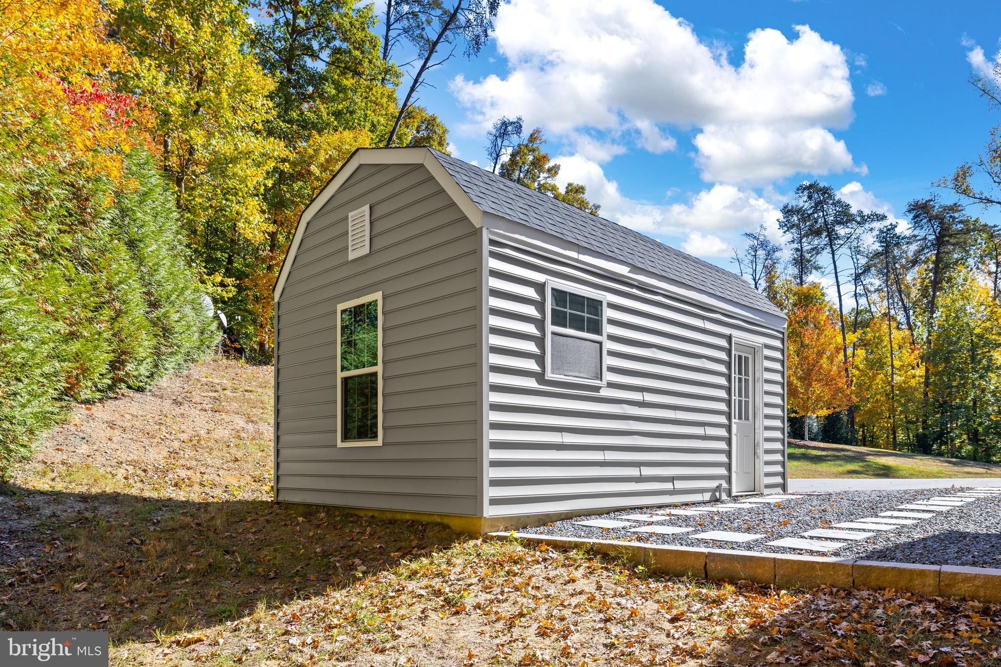 90 Herdmont Dr