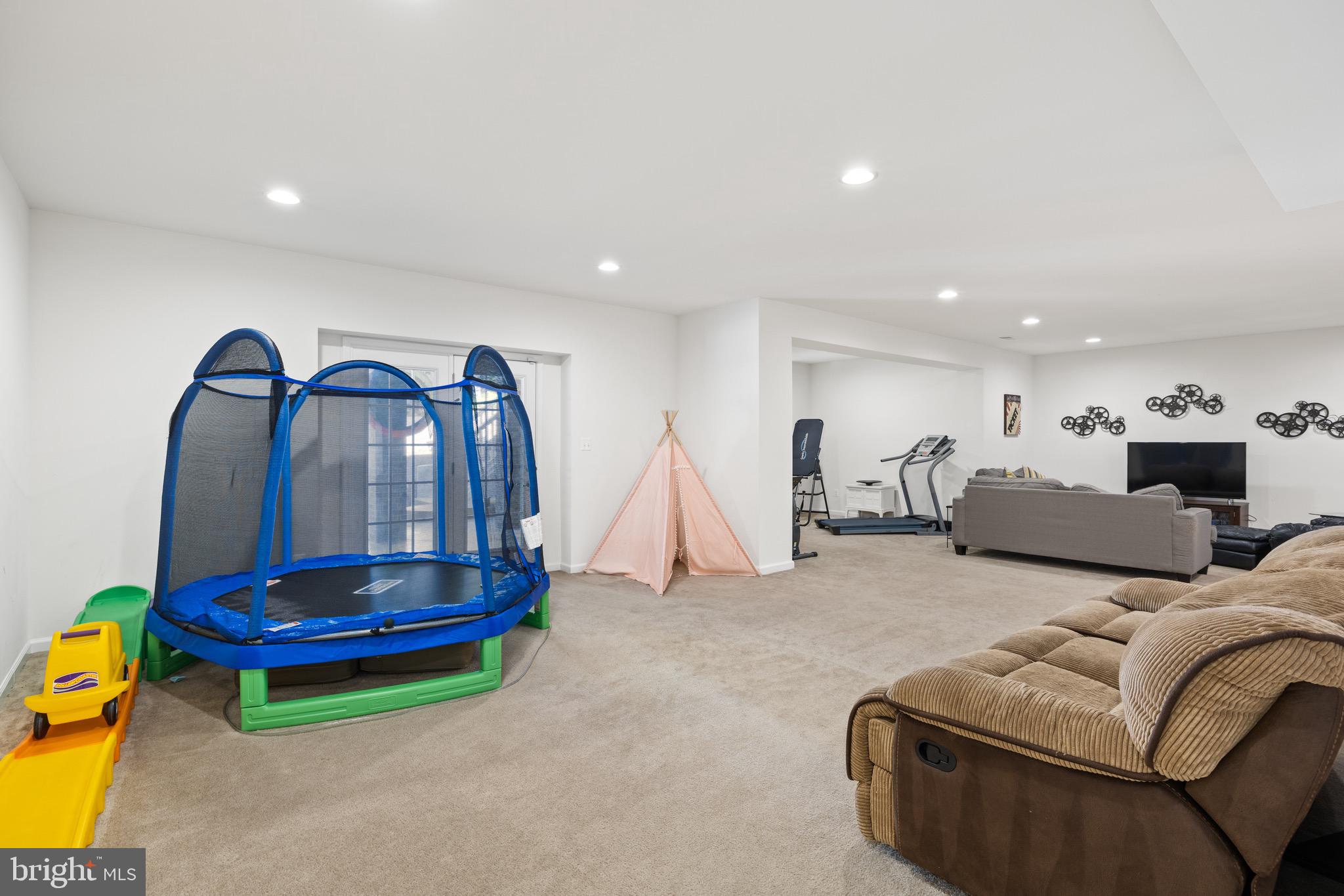 90 Herdmont Dr