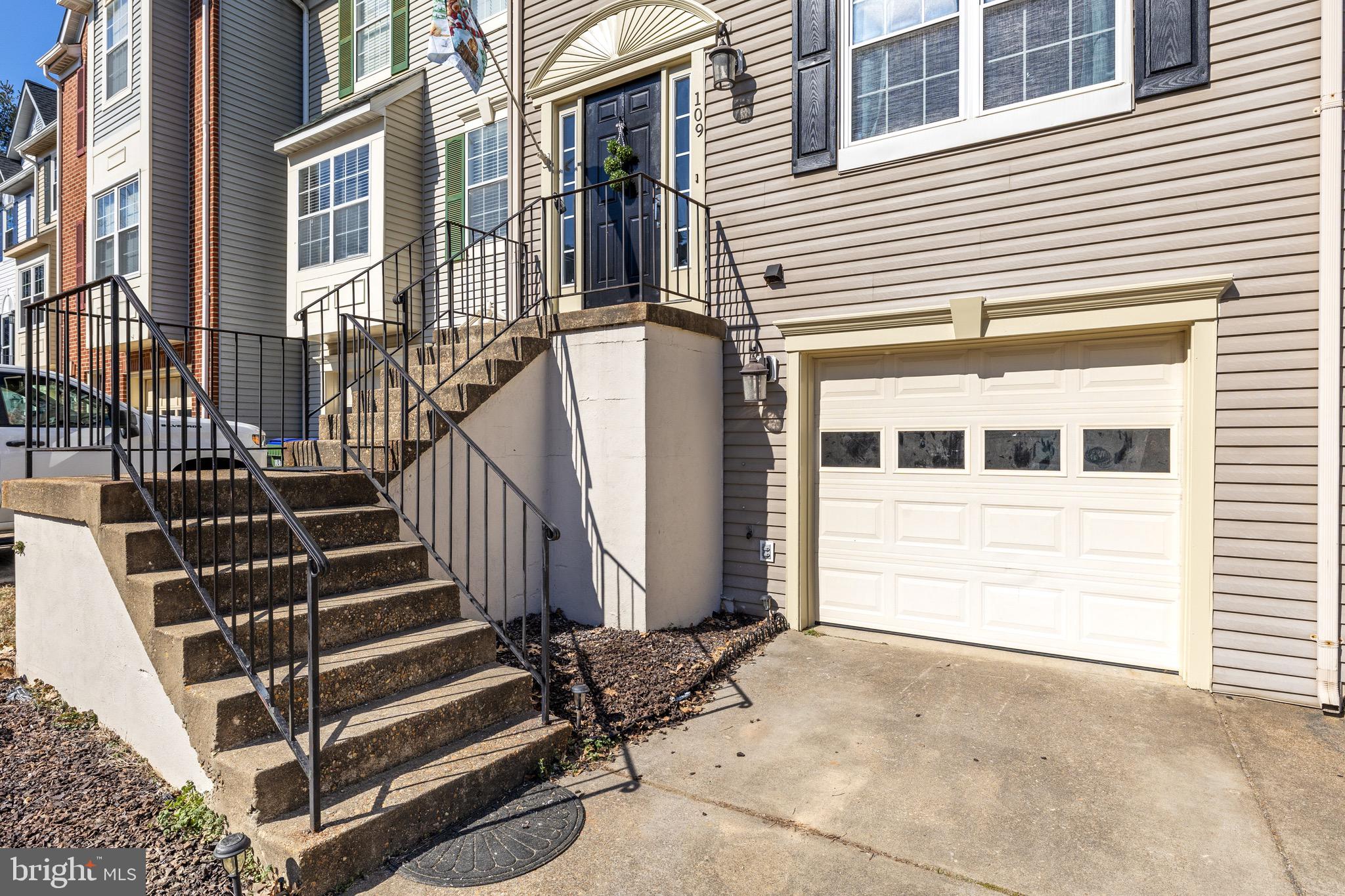 109 Barrows Ct