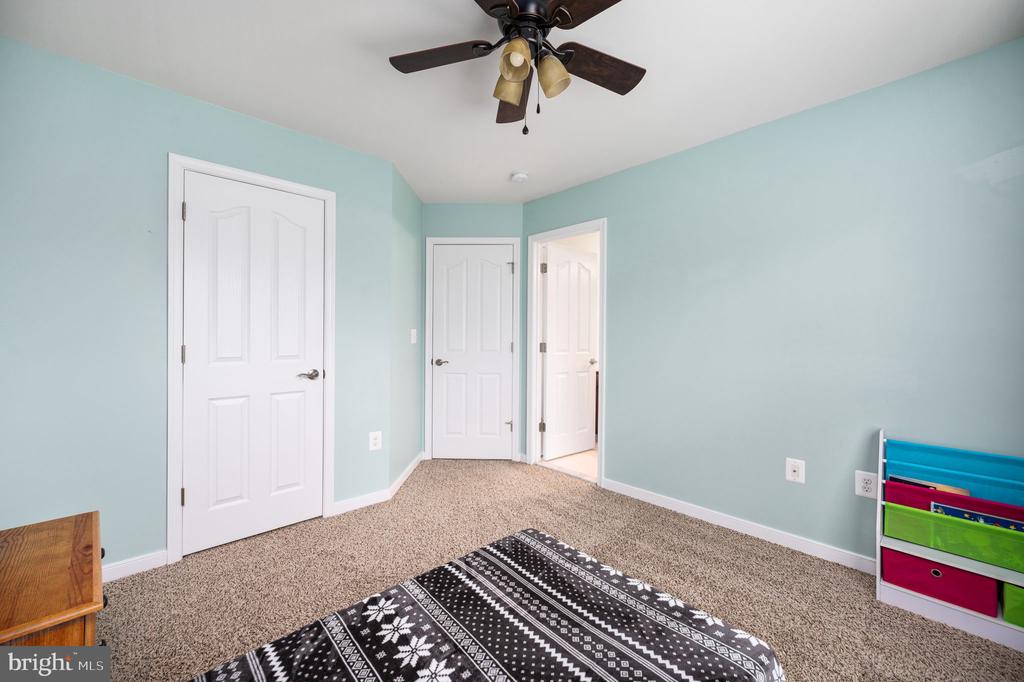 33 Darden Ct