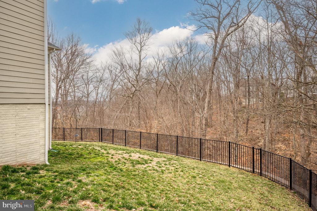 33 Darden Ct