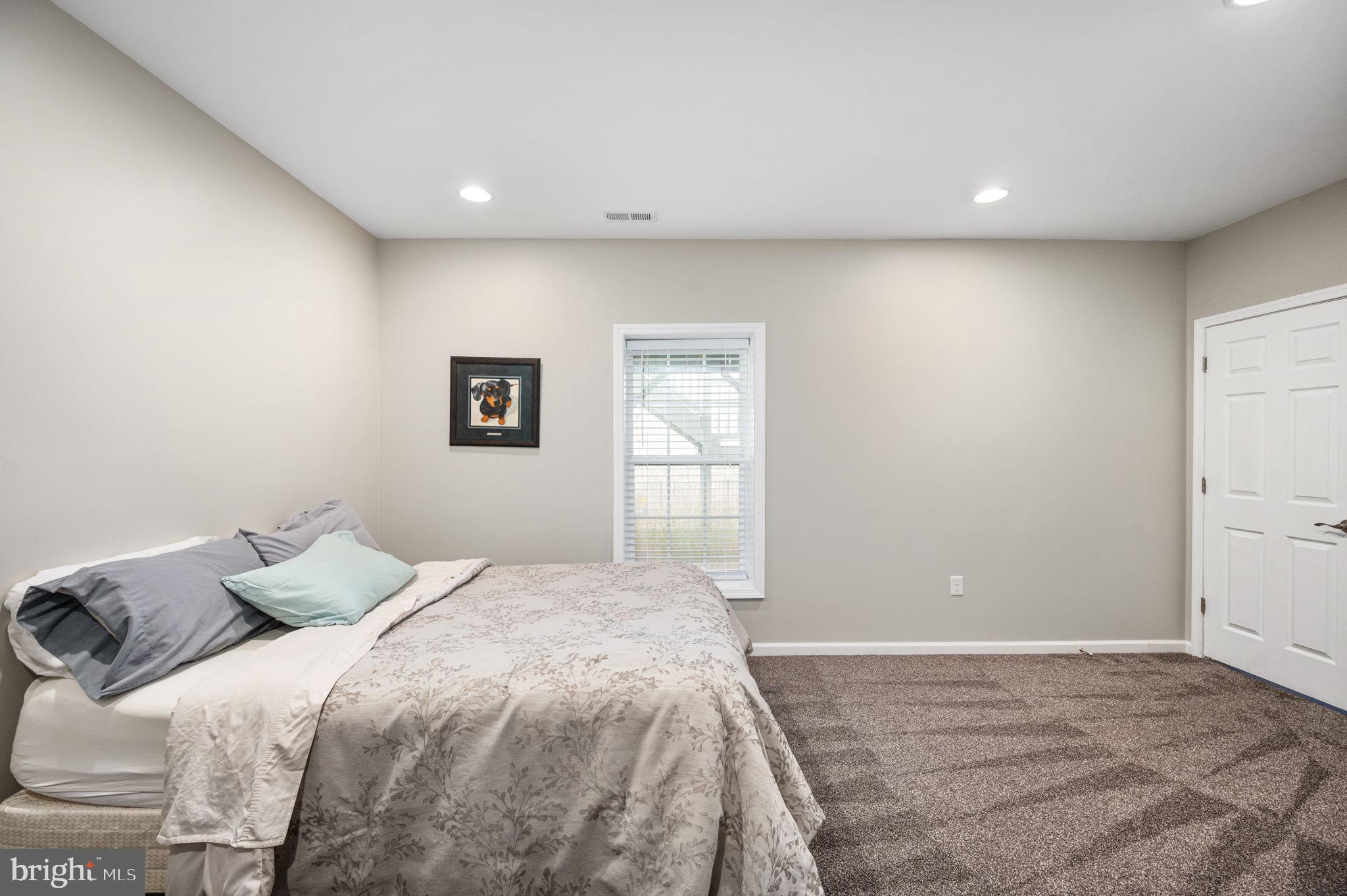 33 Darden Ct