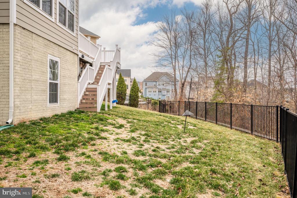 33 Darden Ct