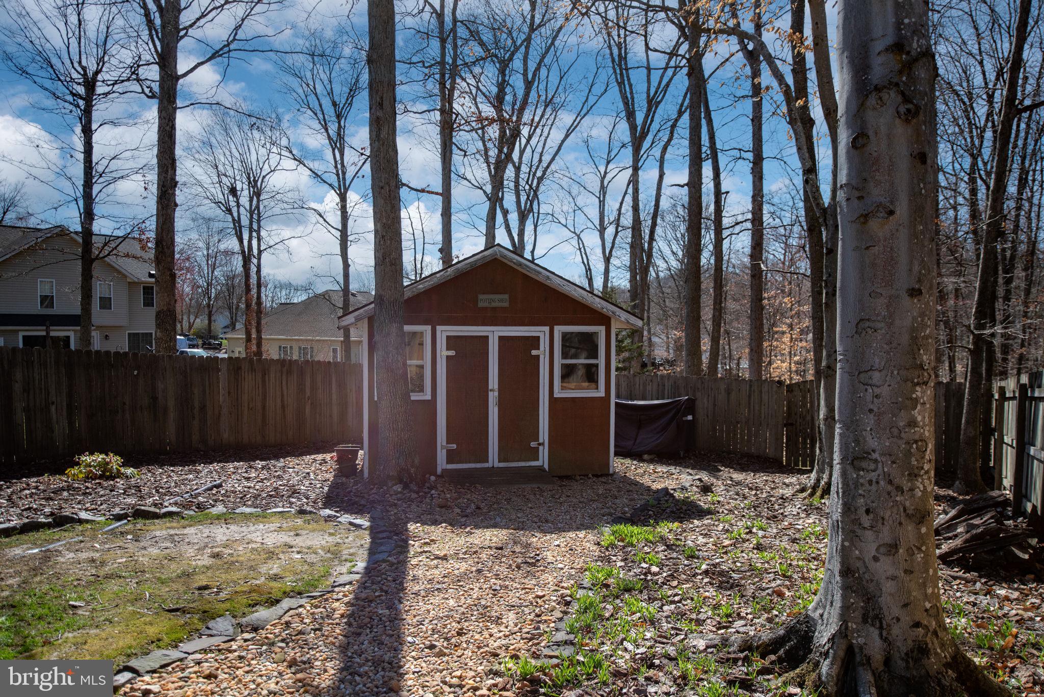 7 Hunters Ct