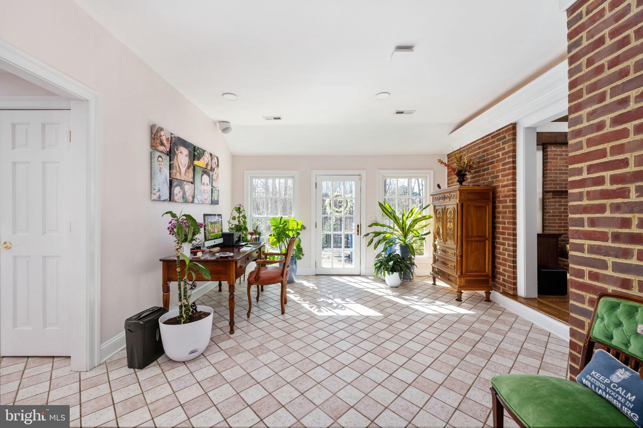 7 Hunters Ct
