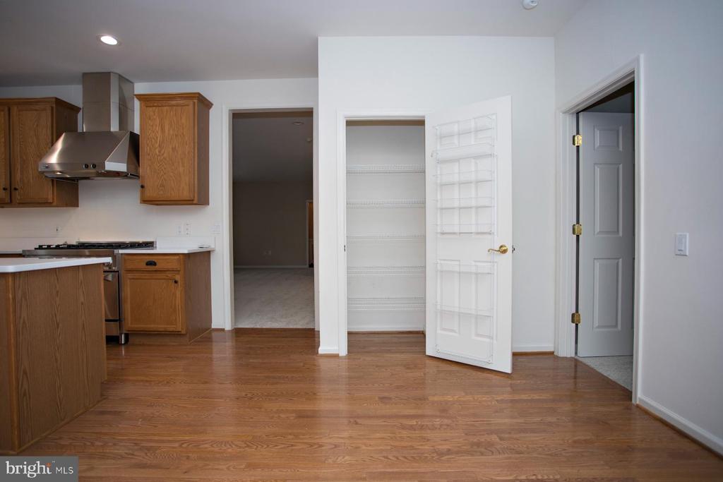 30 Dayton Cir