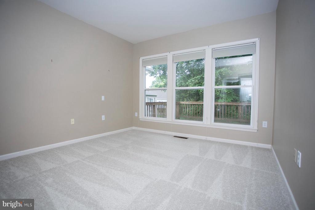 30 Dayton Cir