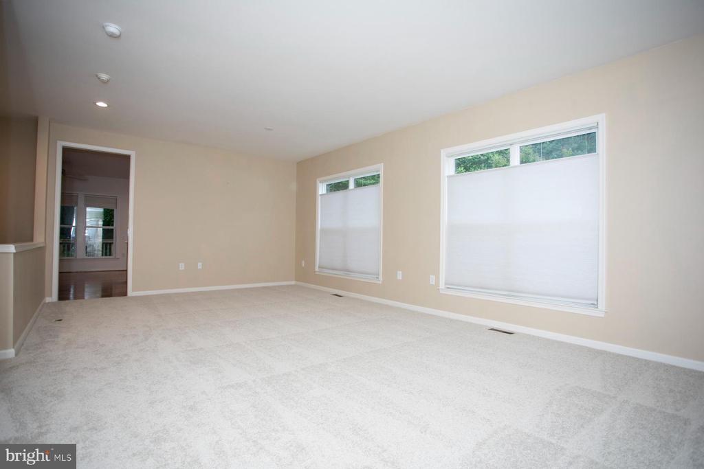30 Dayton Cir
