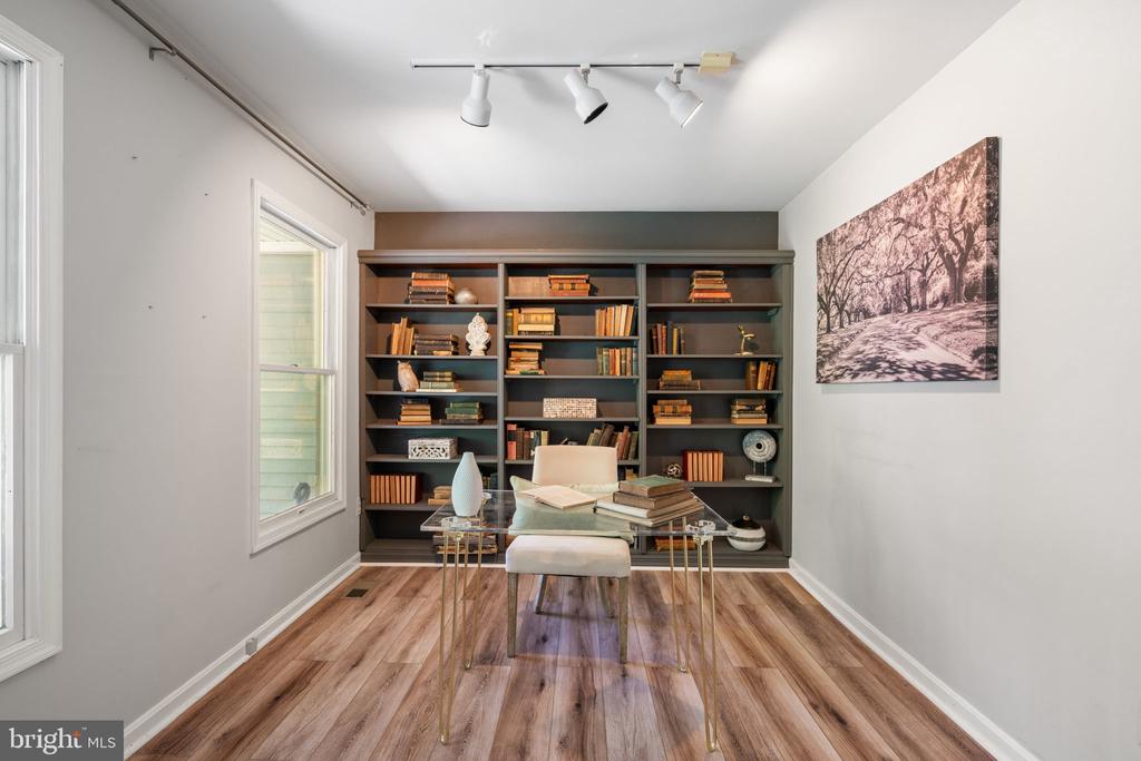 2211 AQUIA DRIVE