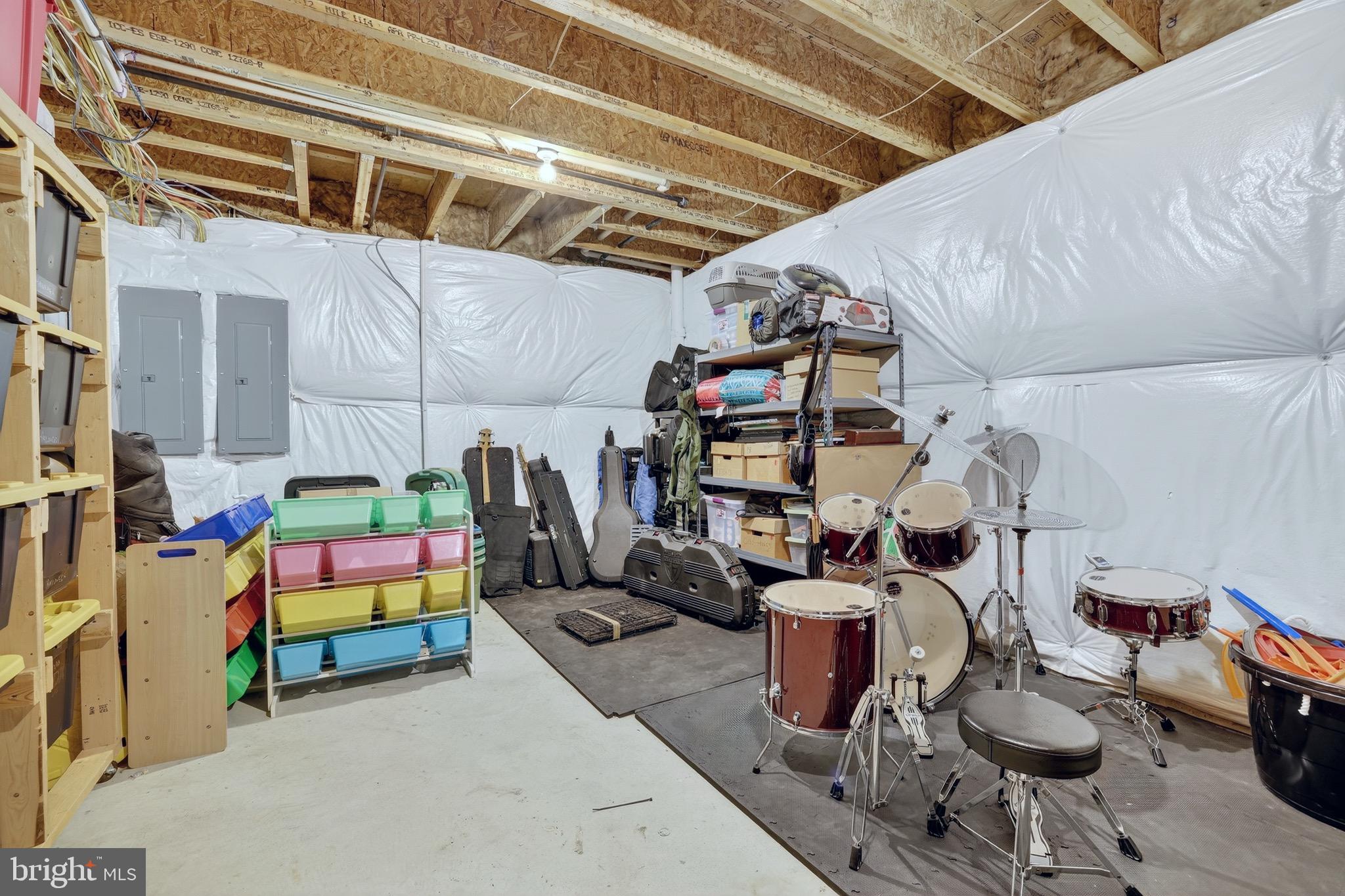 2225 CAMP GEARY LANE