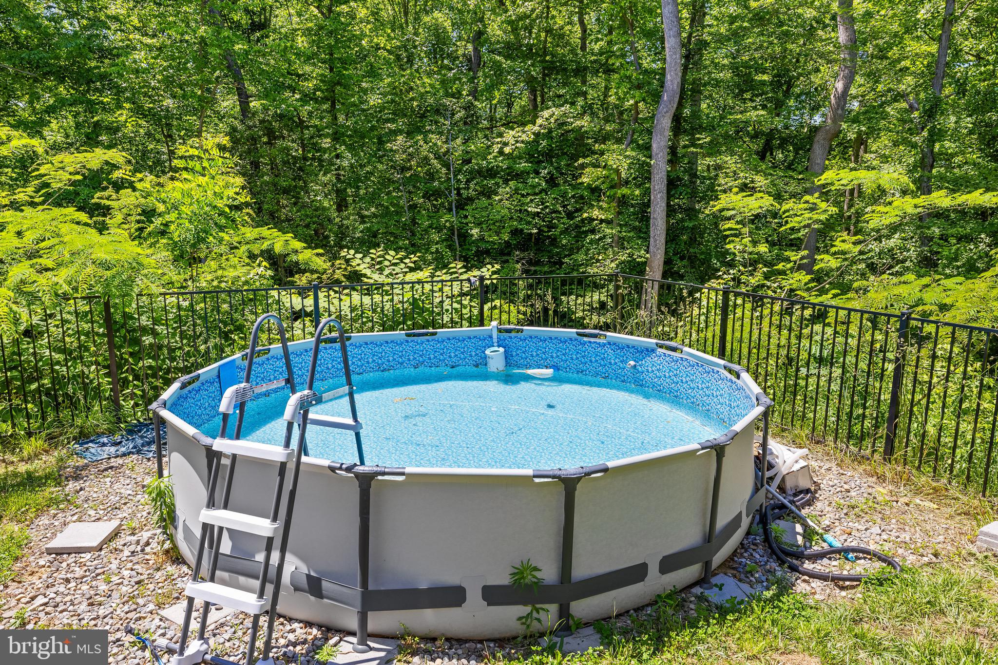 2225 CAMP GEARY LANE
