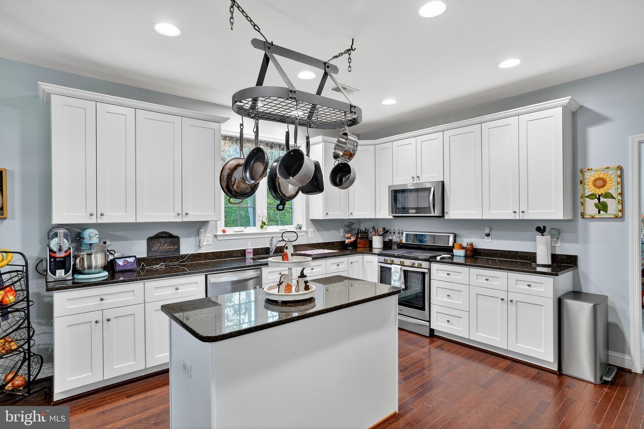 2225 CAMP GEARY LANE