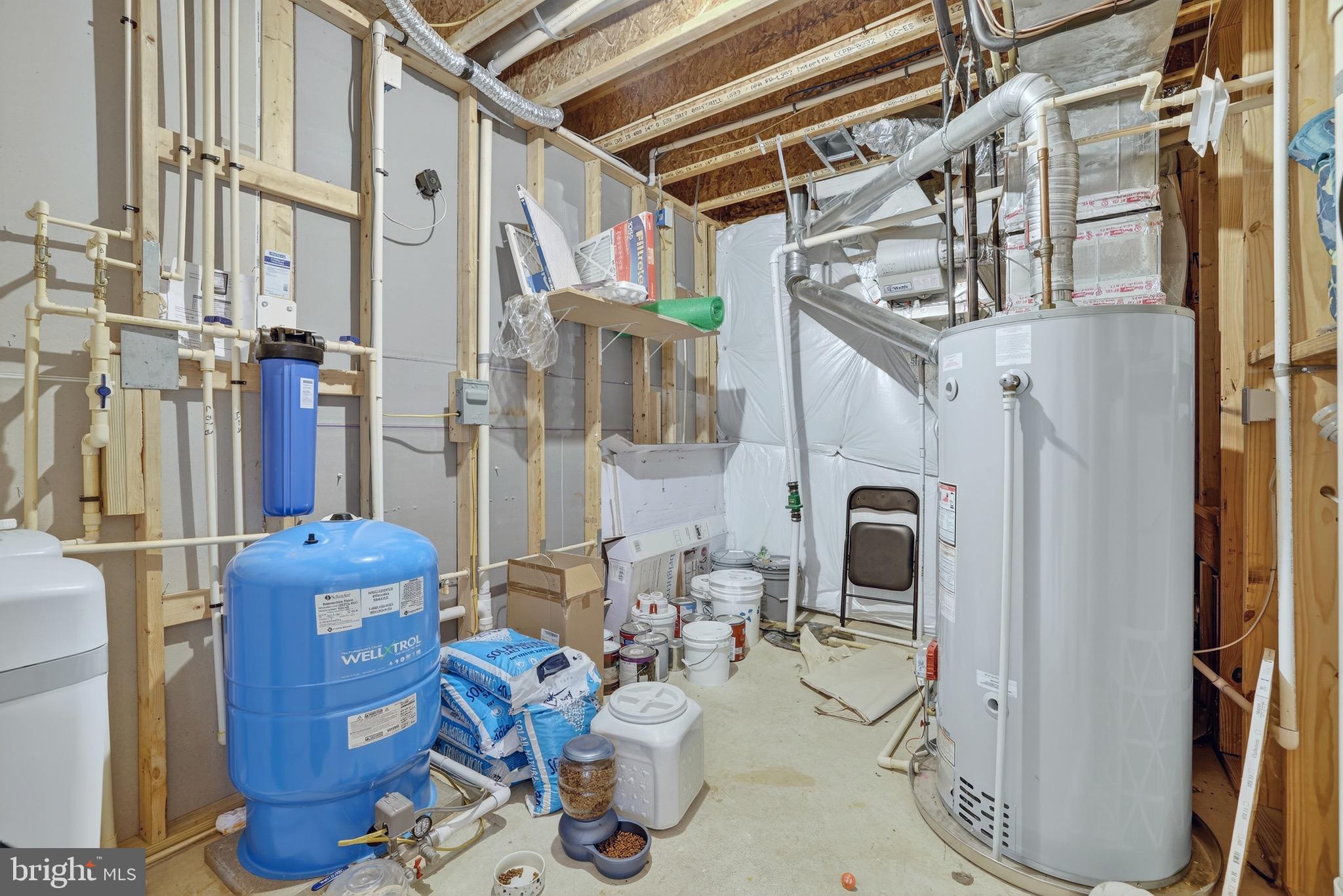 2225 CAMP GEARY LANE