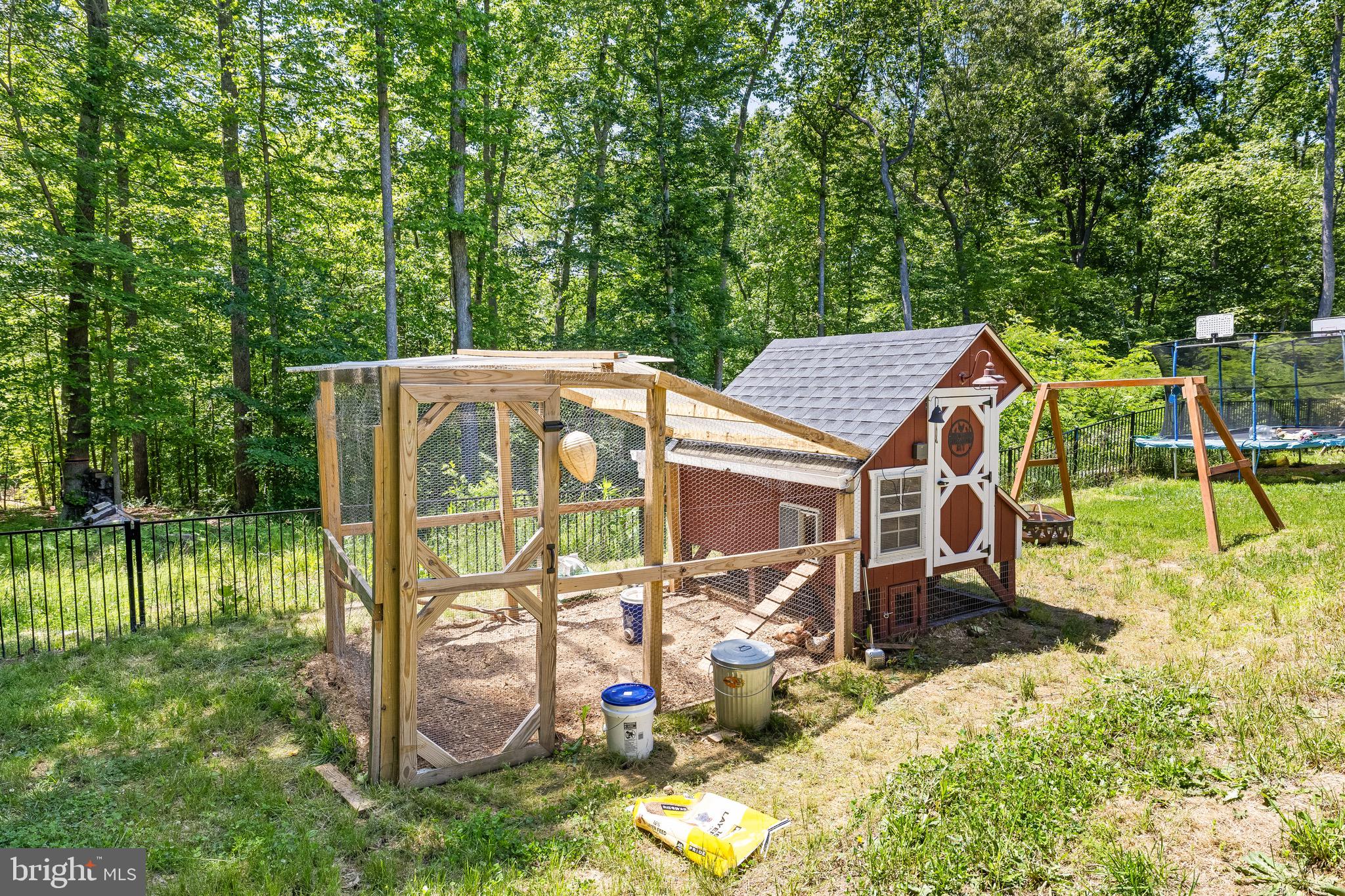 2225 CAMP GEARY LANE