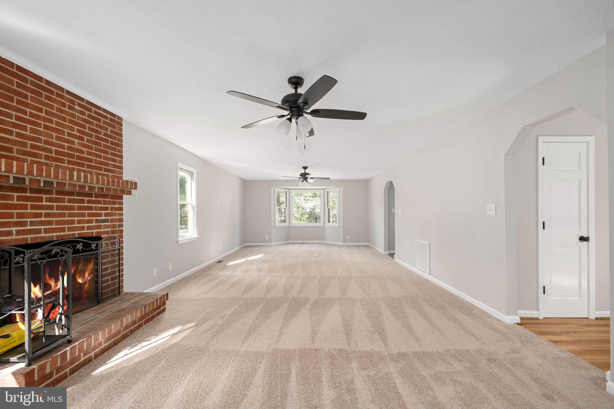 4 ENDICOTT LANE