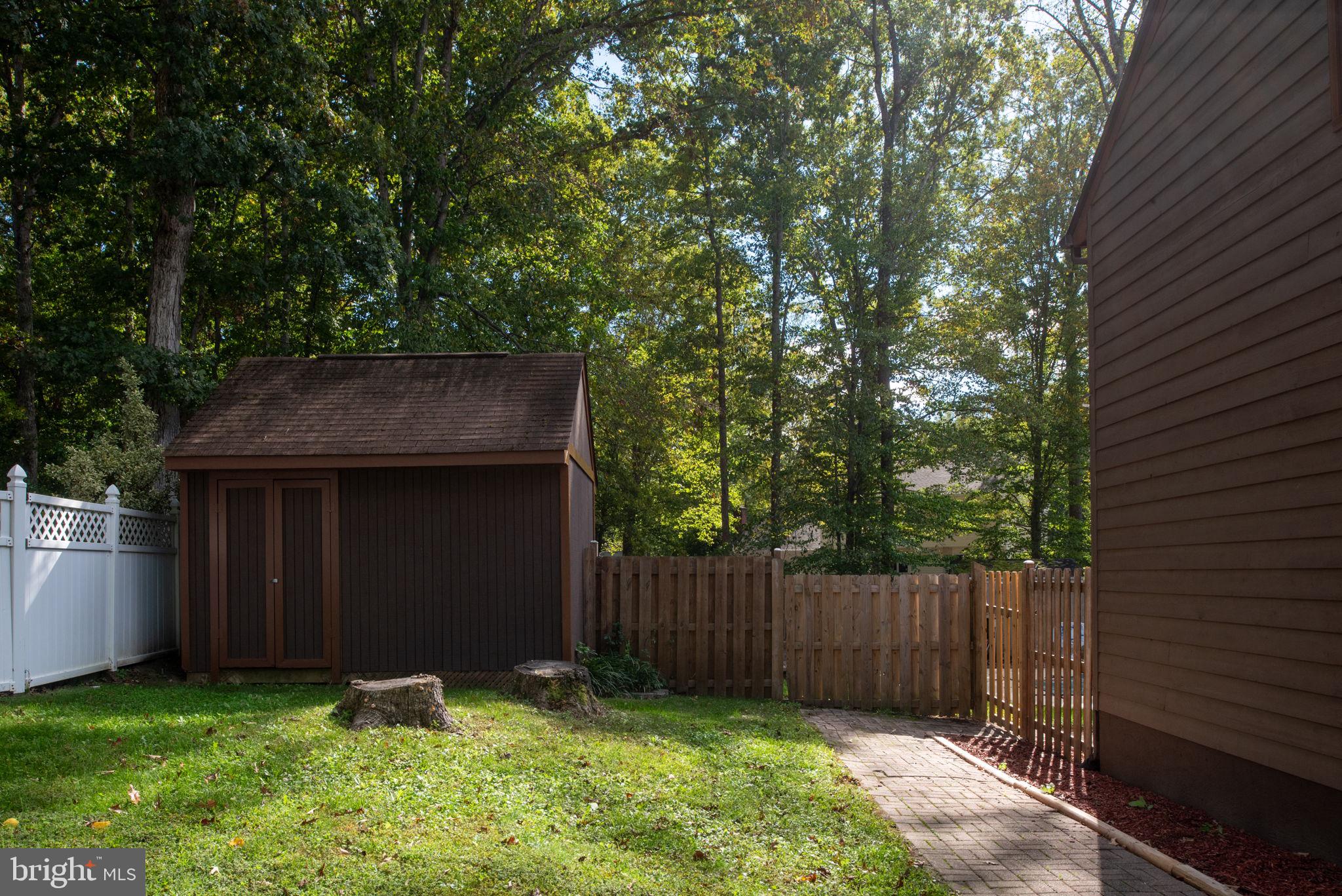 4 ENDICOTT LANE