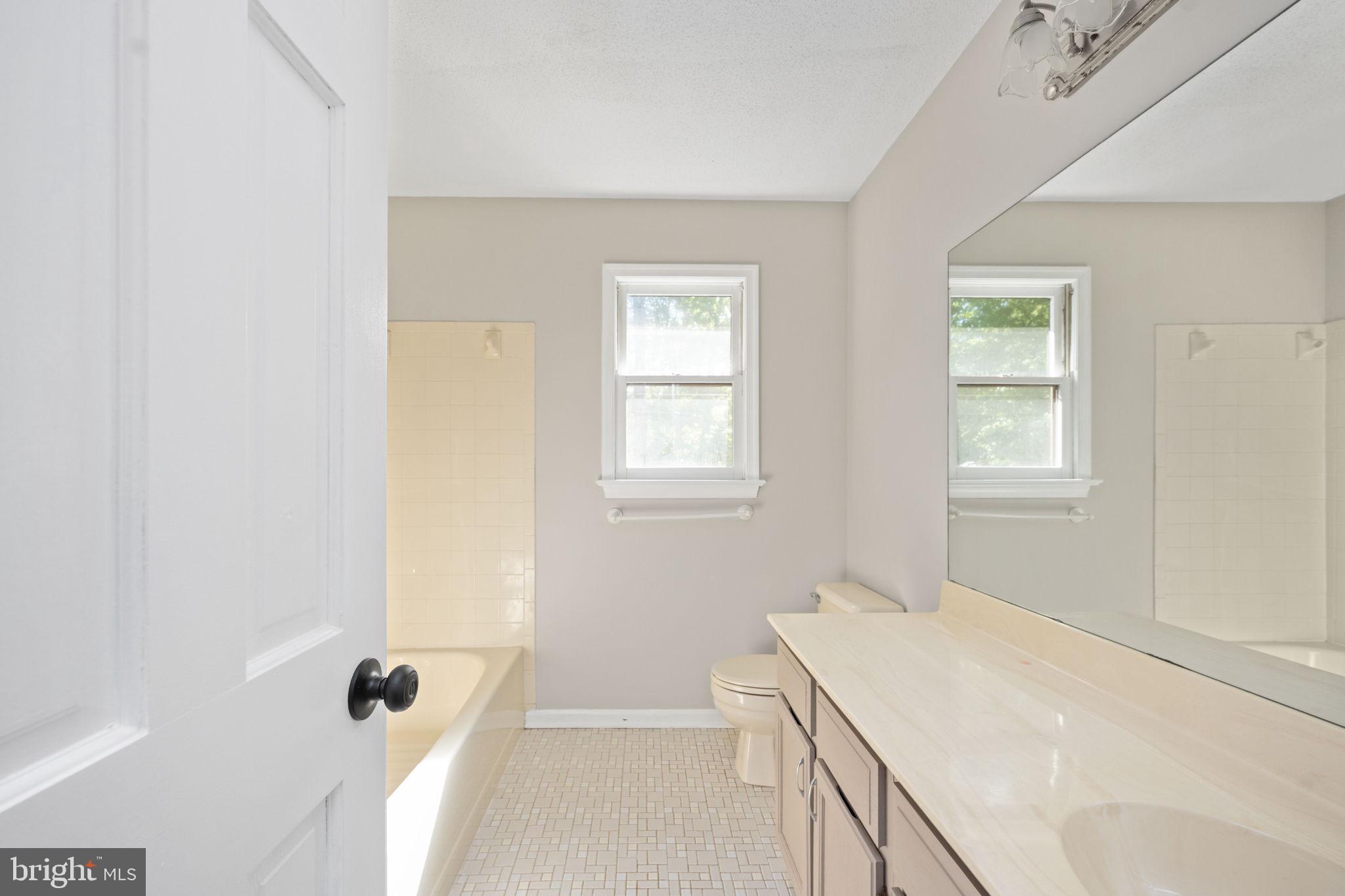 4 ENDICOTT LANE