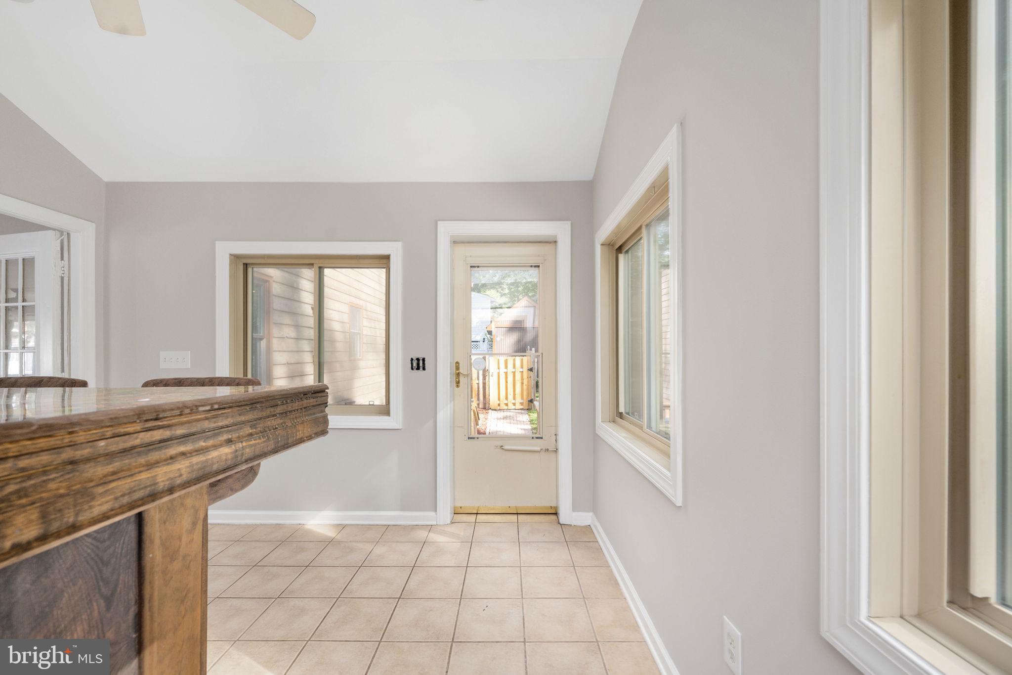 4 ENDICOTT LANE