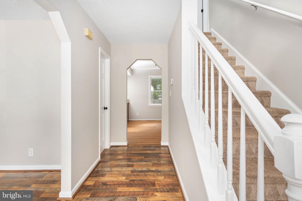 4 ENDICOTT LANE
