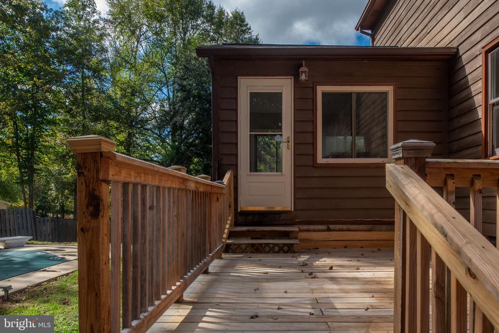 4 ENDICOTT LANE
