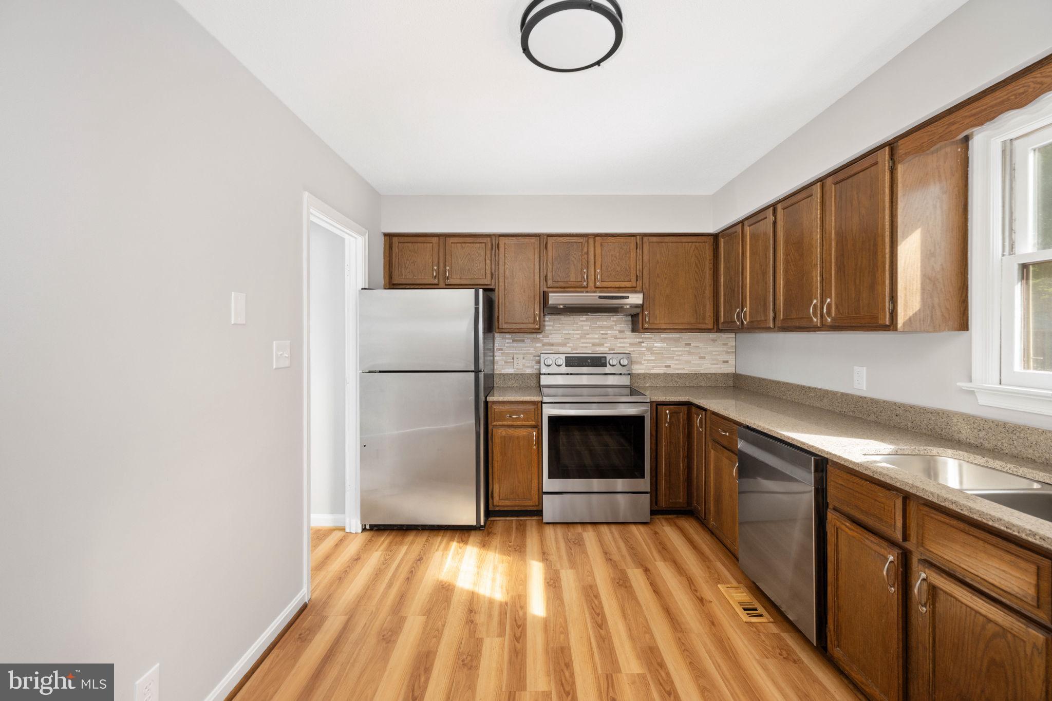 4 ENDICOTT LANE