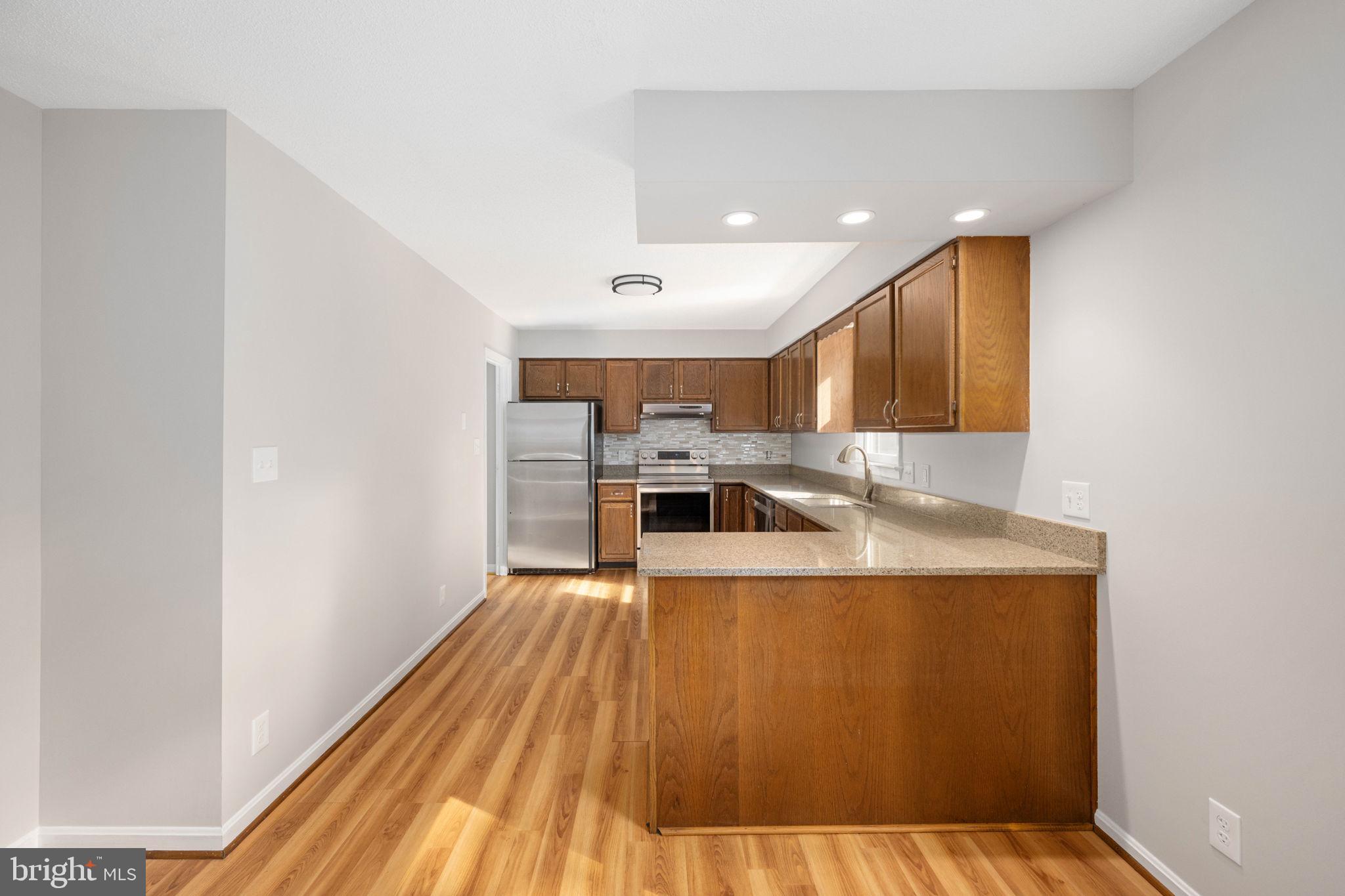 4 ENDICOTT LANE