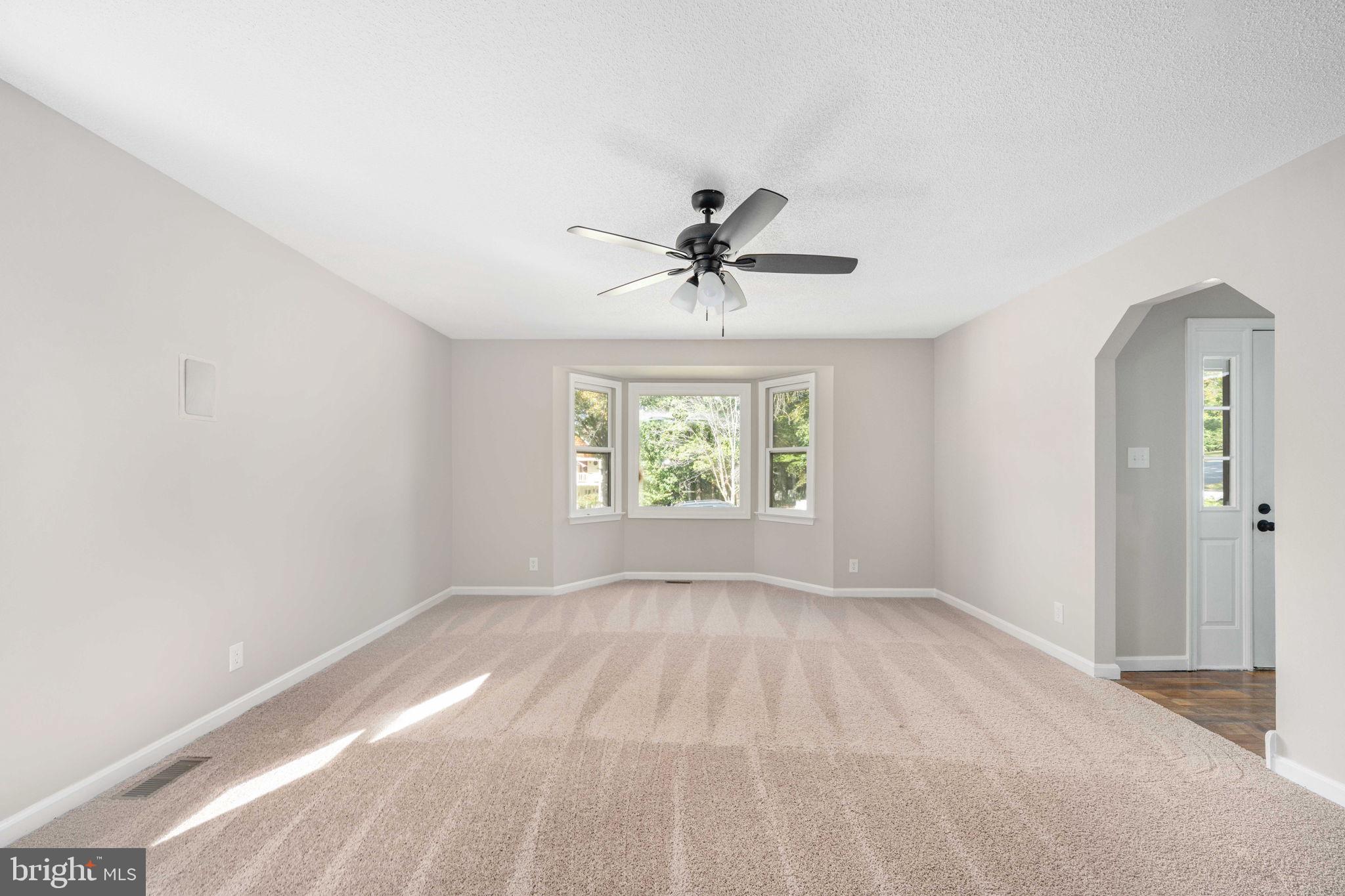 4 ENDICOTT LANE