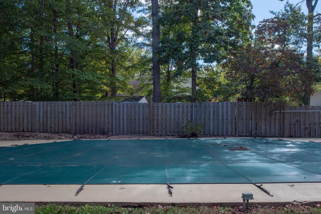 4 ENDICOTT LANE
