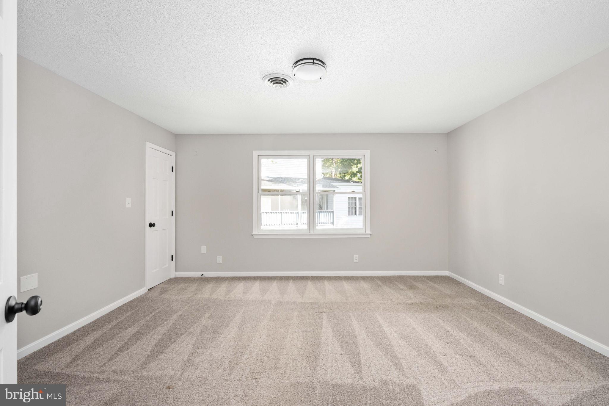 4 ENDICOTT LANE
