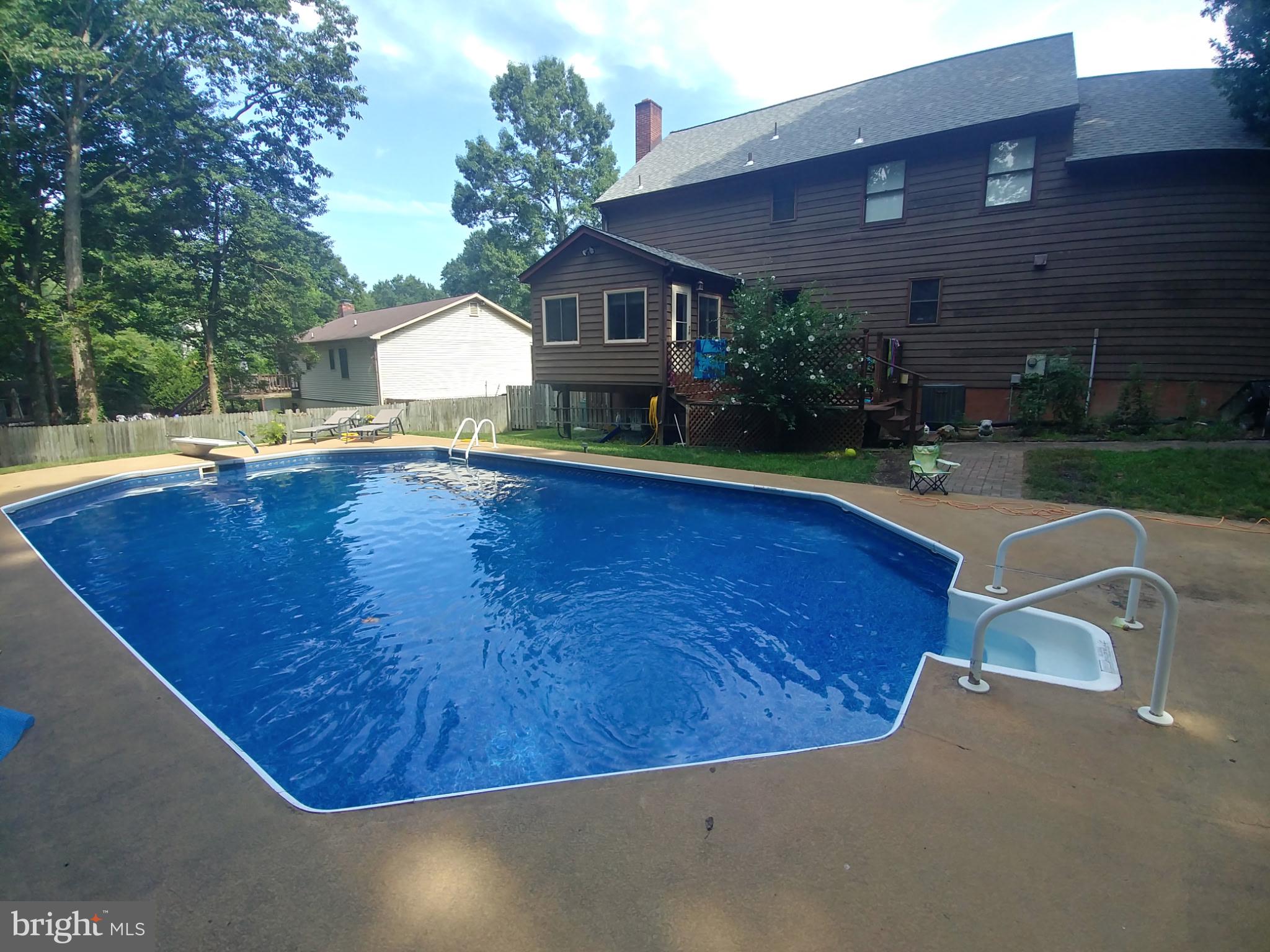 4 ENDICOTT LANE