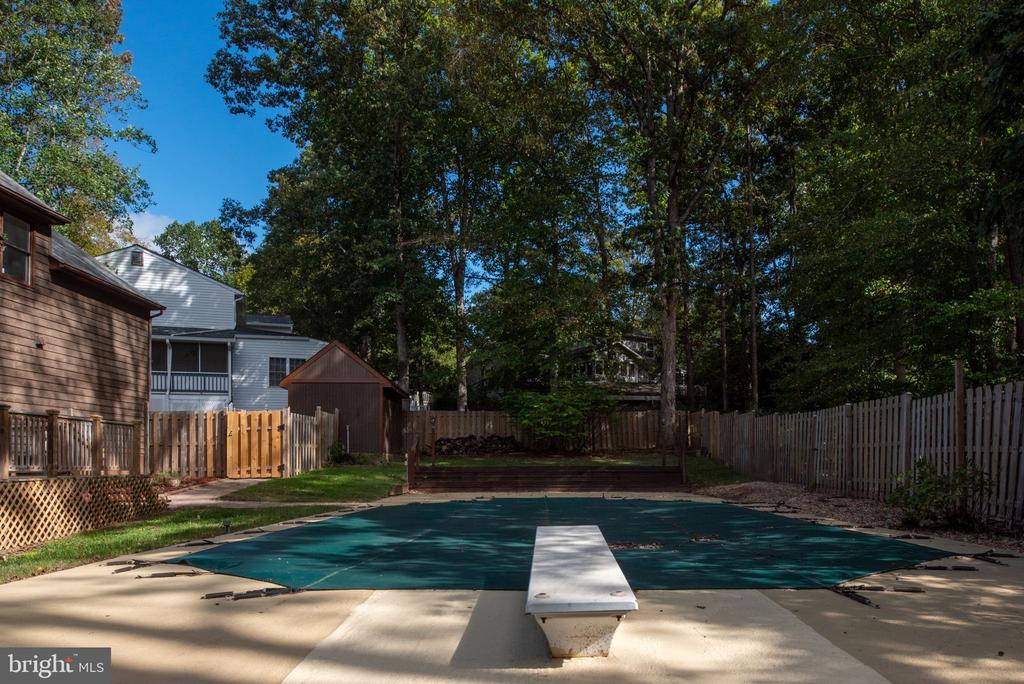 4 ENDICOTT LANE