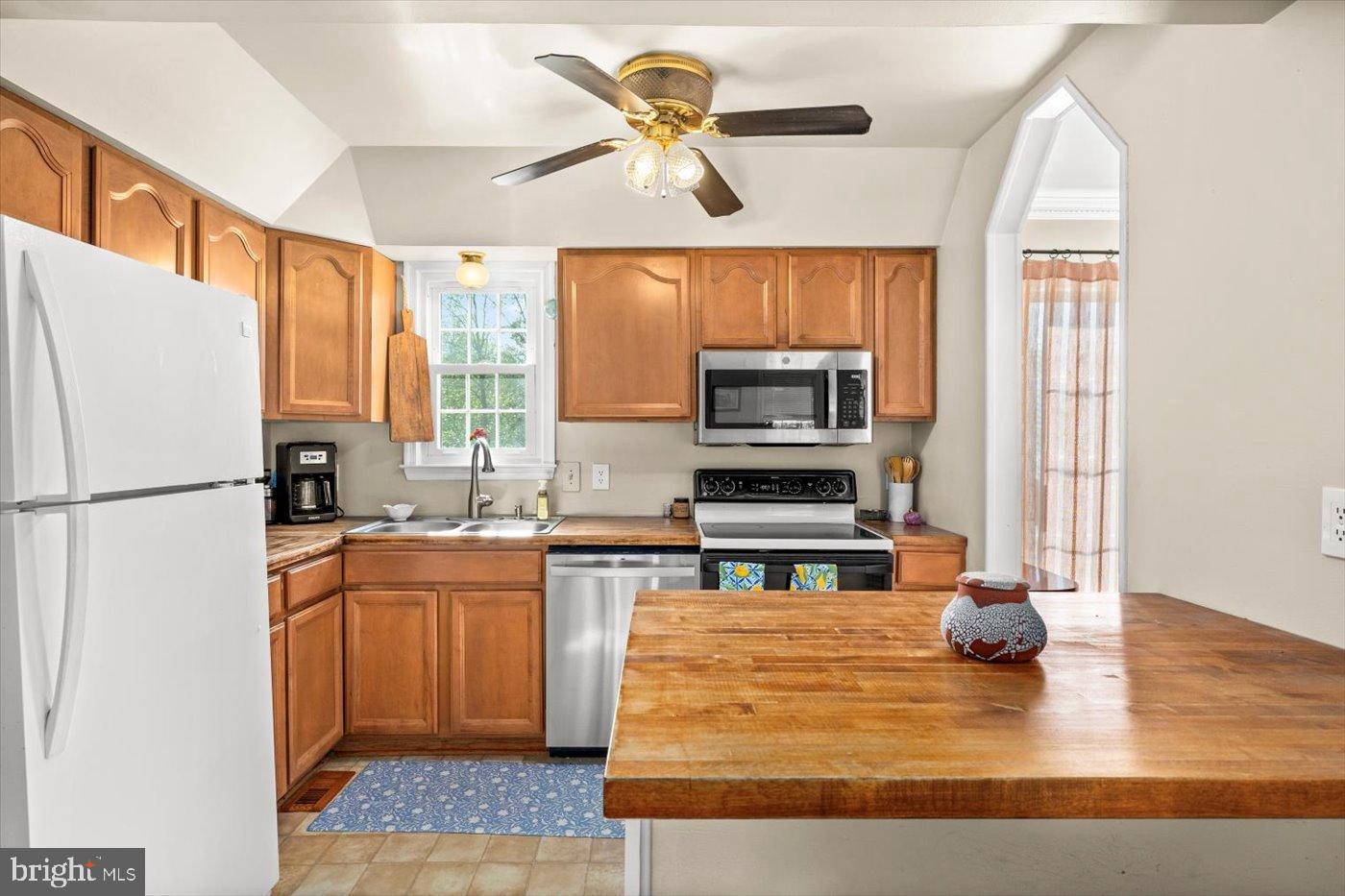 621 HOLLY CORNER ROAD