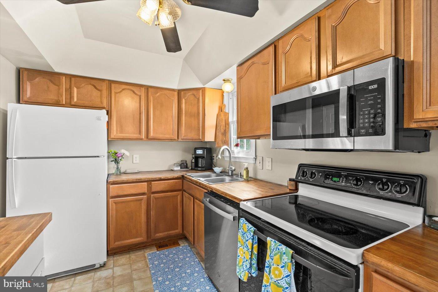 621 HOLLY CORNER ROAD