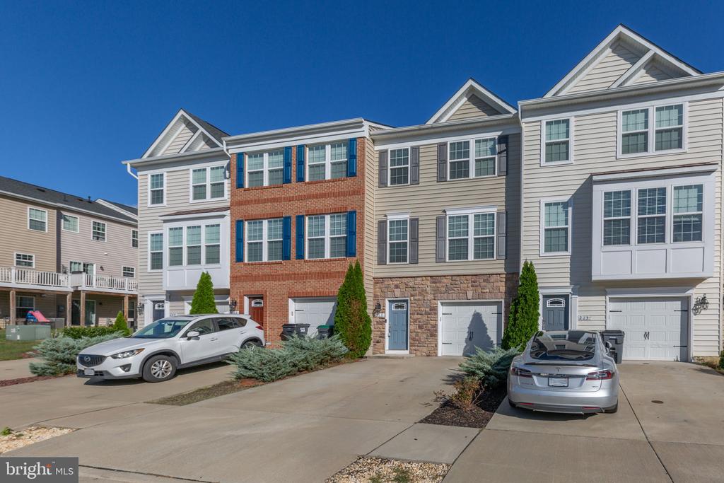 213 HIDDEN BROOK DRIVE