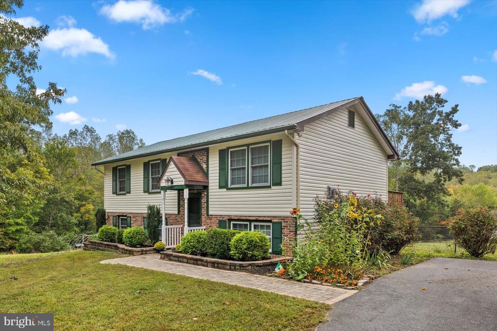 621 HOLLY CORNER ROAD