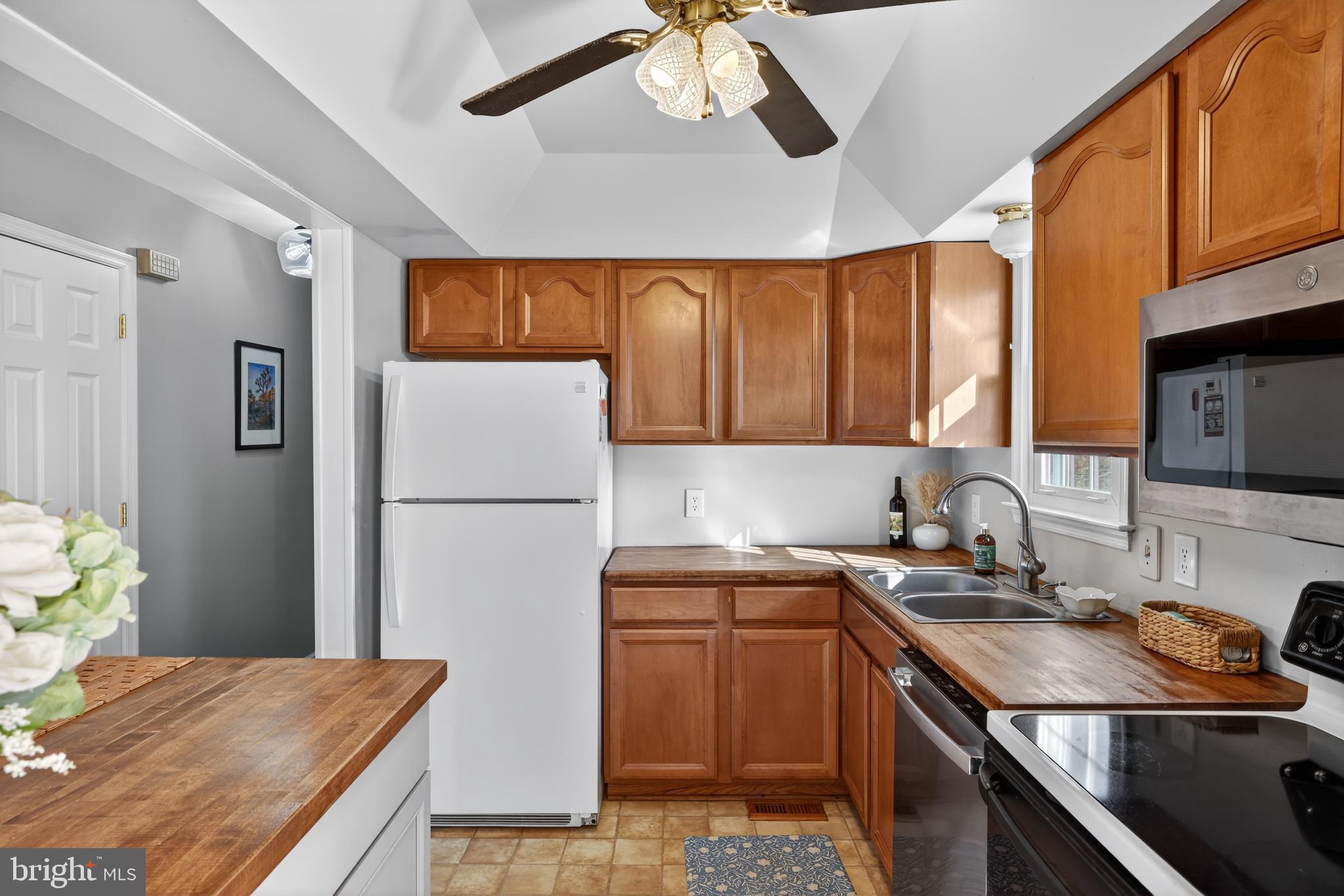 621 HOLLY CORNER ROAD