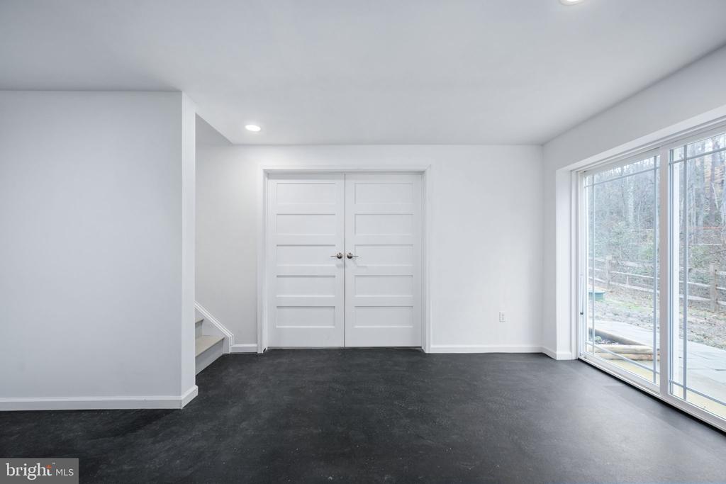 794 WHITE OAK ROAD