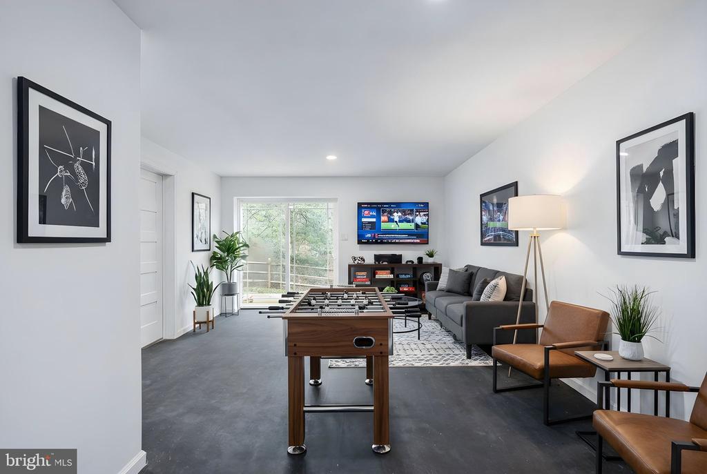 794 WHITE OAK ROAD
