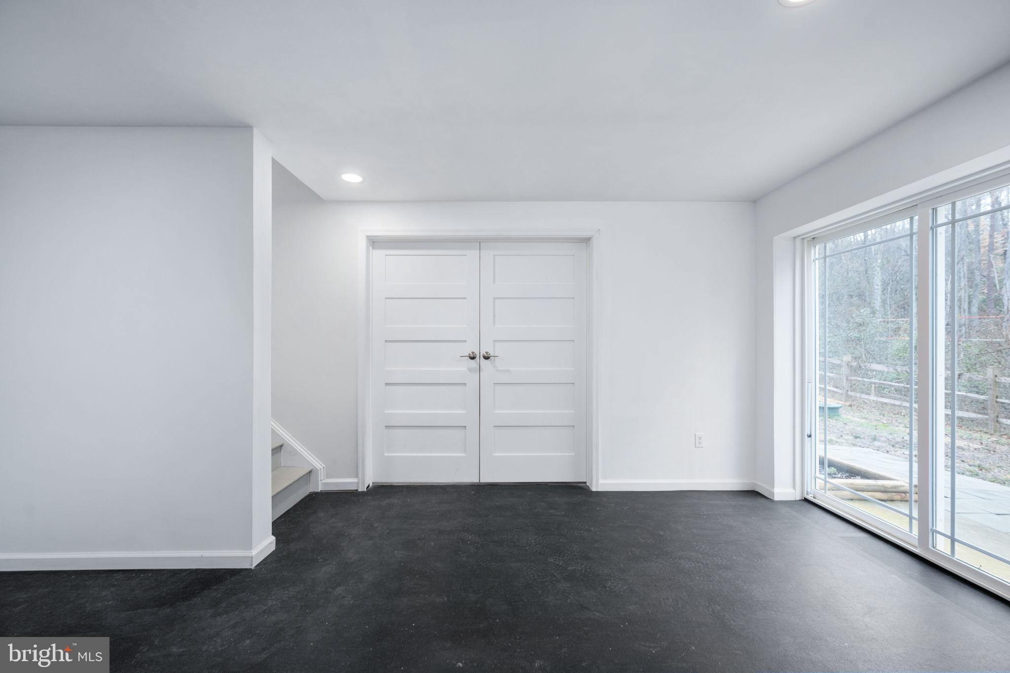 794 WHITE OAK ROAD