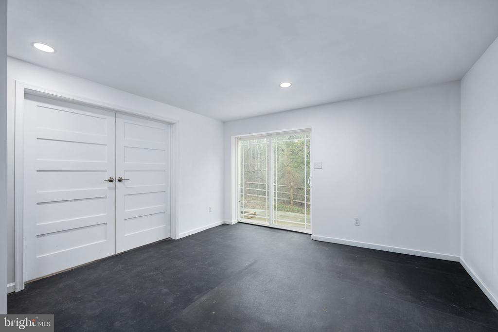 794 WHITE OAK ROAD