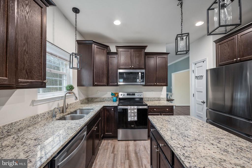 794 WHITE OAK ROAD