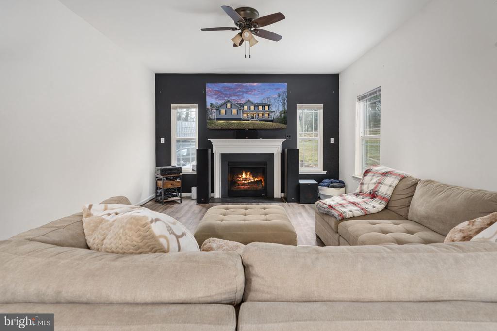 794 WHITE OAK ROAD