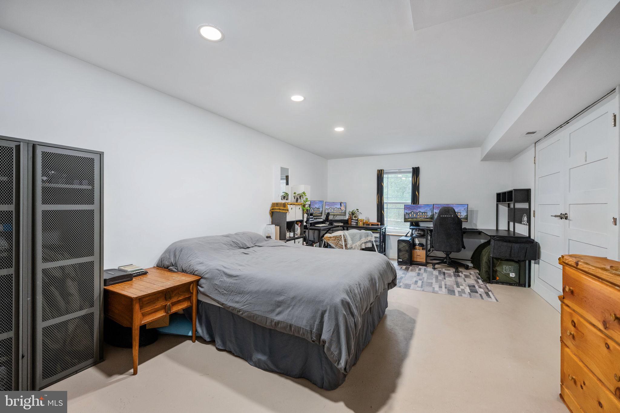 794 WHITE OAK ROAD