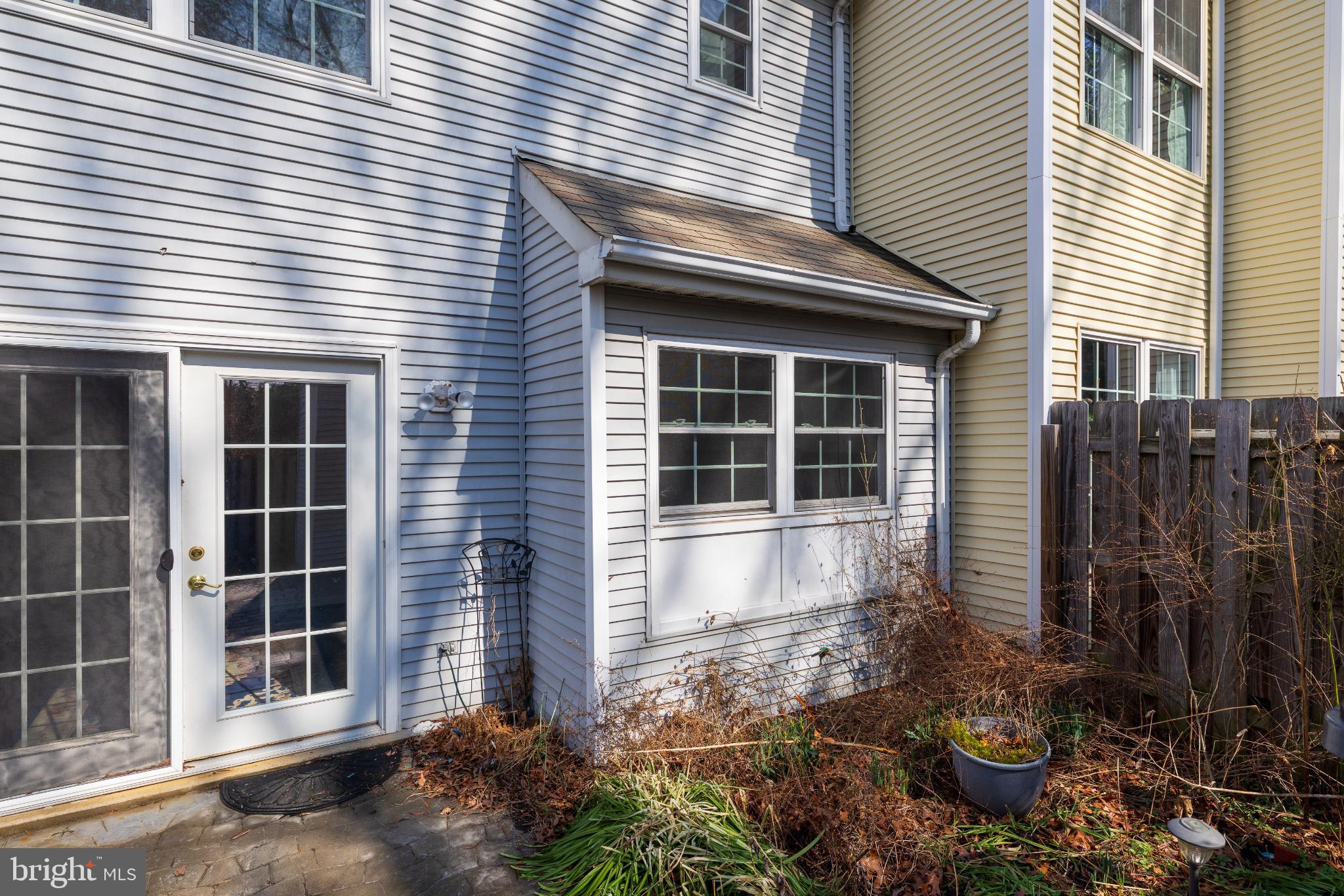 100 HERITAGE COMMONS DRIVE